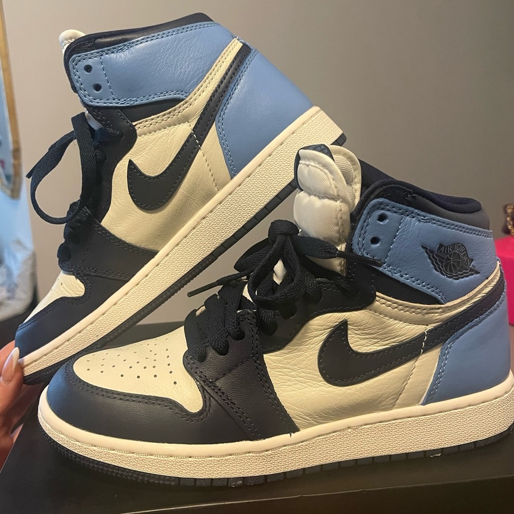 Jordan 1 Retro High Obsidian UNC (GS Size 4 Y)